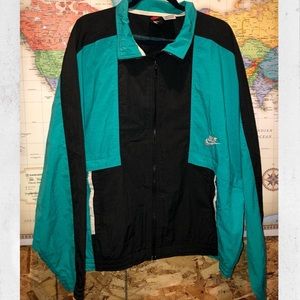 NIKE Cross Training Windbreaker